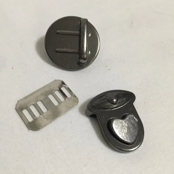 Táskazár 3x3,2 cm sötét nikkel