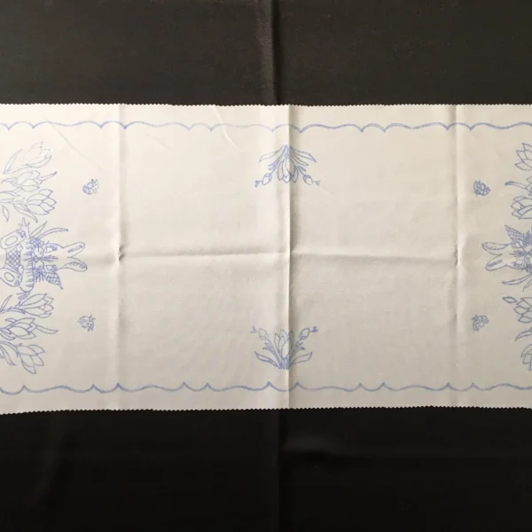 Kézimunka húsvéti terítő 40x90 cm 2