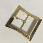 Öv csat 6x7 cm arany
