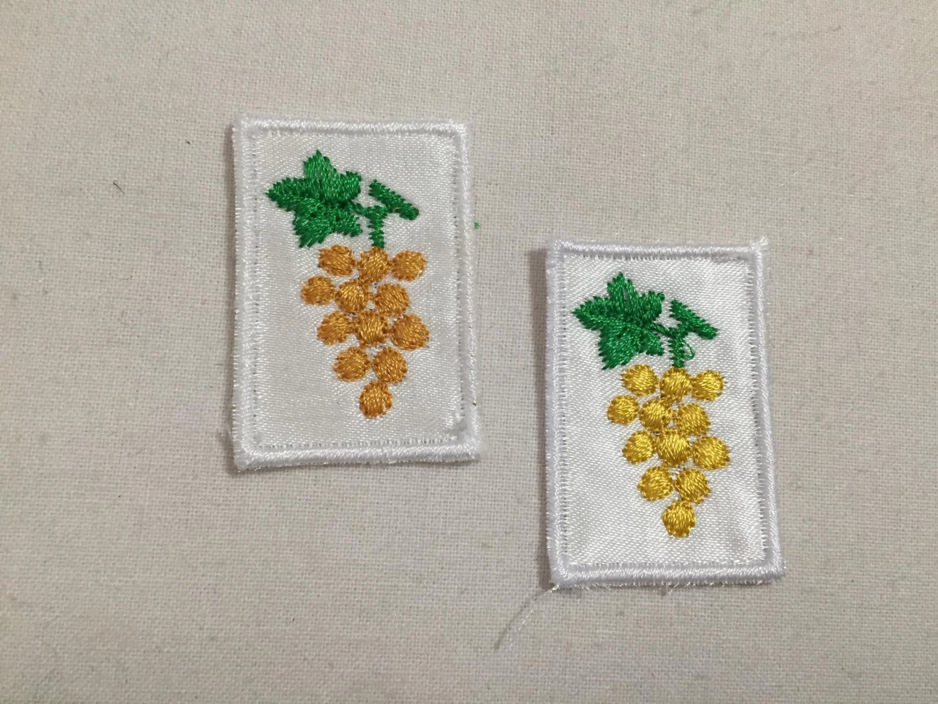 szőlő hímzett ovi Hímzett ovijel szőlő - Image 1