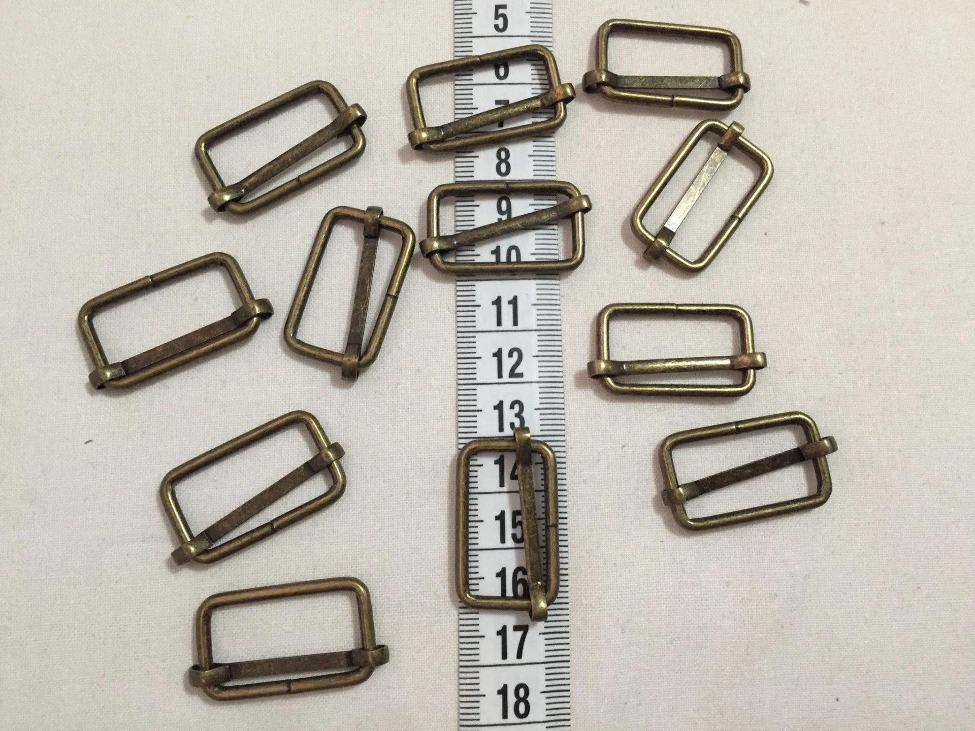 2,5 cm antikolt Stoklasa szabályzós Fém csúszka 2,5 cm drótos antikolt - Image 1
