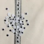 Ragasztható szem 1x0,8 cm ovál